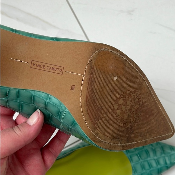 Green Croc-Embossed Women's Heels - Vince Camuto Size 11 - Picture 5 of 11